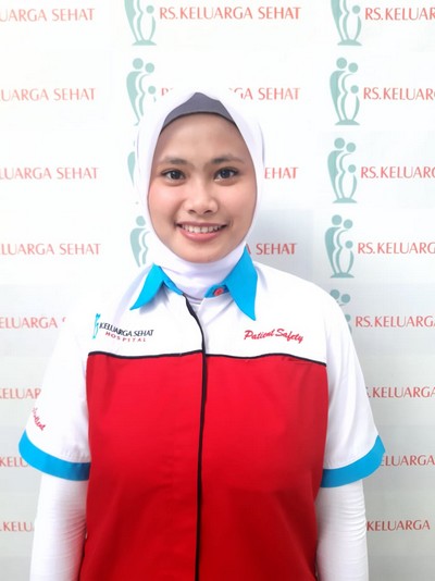 Azmi Umi Anisyah, SKM