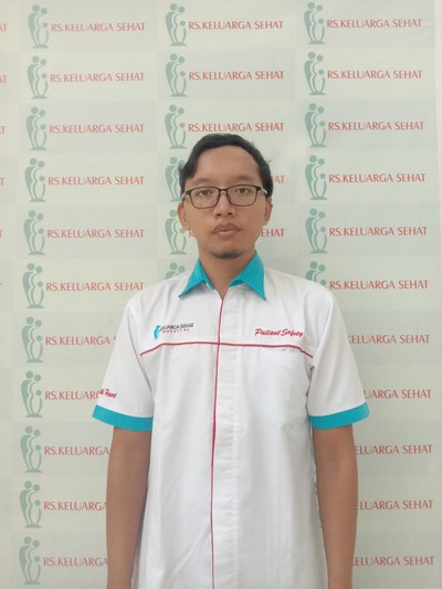 Najmuddin Dzulfikar Al Amru, S.Farm,Apt